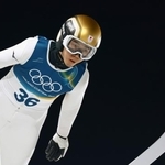 　男子個人ノーマルヒル　中村直幹の１回目の飛躍＝プレダッツォ（共同）