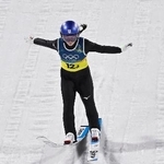 　混合団体　２回目の飛躍で着地を決める高梨沙羅＝プレダッツォ（共同）