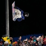 　男子ハーフパイプ予選　エアを決める平野歩夢＝リビーニョ（共同）