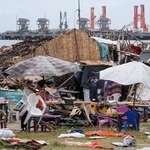 　１１日、サイクロンが通過したマダガスカル・トゥアマシナ（ロイター＝共同）
