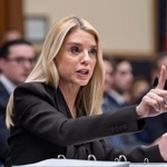 　米議会で証言するボンディ司法長官＝１１日、ワシントン（ＡＰ＝共同）