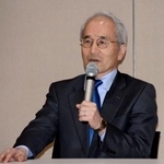 　記者会見する読売テレビの松田陽三社長＝１２日午後、大阪市中央区