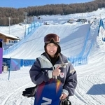 　スロープスタイルのテスト滑走に参加した村瀬心椛＝１２日、リビーニョ（共同）