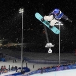 　女子ハーフパイプ決勝　技を決める小野光希＝リビーニョ（共同）