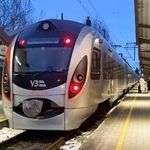 　国営ウクライナ鉄道の車両＝３日、ポーランド南東部プシェミシル（共同）