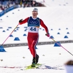 　男子１０キロフリー　ゴールするヨハンネスヘスフロト・クレボ。今大会の距離複合とスプリント・クラシカルに続く五輪通算８個目の金メダルを獲得した＝テーゼロ（共同）