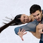 　フリーダンスで演技するロランス・フルニエボードリー（左）、ギヨーム・シゼロン＝１１日、ミラノ（ロイター＝共同）