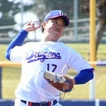 　シート打撃に登板した中日・柳＝北谷