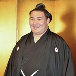 　挙式披露宴を前に取材に応じる欧勝馬＝１４日、東京都内のホテル