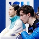 　男子フリーの演技を終えたウクライナのキリロ・マルサク。奥はＡＩＮのピョートル・グメニク＝ミラノ（共同）