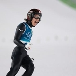 　男子個人ラージヒル　１回目の着地を決め、ほえる二階堂蓮＝プレダッツォ（共同）