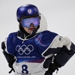 　男子ビッグエア決勝　２回目のジャンプで転倒し、厳しい表情の荻原大翔＝７日、リビーニョ（共同）