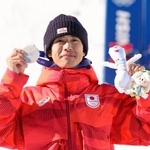 　ミラノ・コルティナ冬季五輪のフリースタイルスキー男子デュアルモーグルで銀メダルを獲得した堀島行真＝１５日、イタリア・リビーニョ（共同）