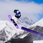 　男子スロープスタイル予選　滑走する長谷川帝勝＝リビーニョ（ＡＰ＝共同）