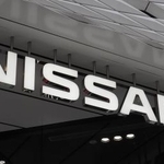 　日産の看板＝東京都内