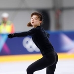 　公式練習で調整する坂本花織＝ミラノ（共同）