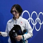 　イタリアに敗れ、引き揚げる吉村。１次リーグ敗退が決まった＝コルティナダンペッツォ（共同）