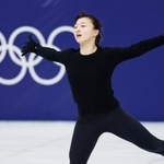 　公式練習で調整する坂本花織＝ミラノ（共同）