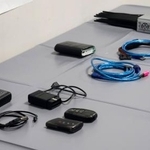 　車の窃盗に用いられたとみられる機器＝１９日午前、警視庁志村署