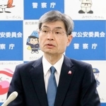 　記者会見する警察庁の楠芳伸長官＝１９日午前、警察庁