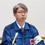 　記者会見する東京電力柏崎刈羽原発の伊能政雄第２運転管理部長＝１９日午後、新潟県刈羽村