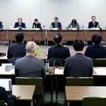 　ｉＰＳ細胞を使った再生医療等製品の製造販売承認について審議する厚労省専門部会＝１９日午後、厚労省