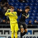 　浦項に勝利し、喜ぶＧ大阪・中谷（右）とＧＫ東口＝パナスタ