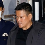 　神奈川県警相模原南署に入る水野圭隆容疑者＝１９日午後