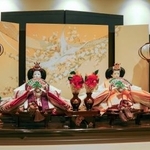 　鈴木人形のおひなさま同士のひな人形＝１月、さいたま市