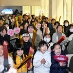 　新潟市で開かれた中井亜美の応援会＝２０日早朝