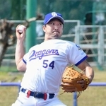 　シート打撃に登板した中日・藤嶋＝北谷