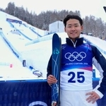 　男子エアリアル予選の１回目を終えた五十嵐晴冬＝リビーニョ（共同）