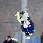 　男子ハーフパイプ予選　技を決める松浦透磨＝リビーニョ（共同）