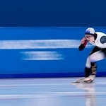 　女子１５００メートル　滑走する堀川桃香＝ミラノ（共同）