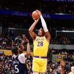 　クリッパーズ戦でシュートを放つレーカーズの八村＝ロサンゼルス（ＮＢＡＥ・ゲッティ＝共同）