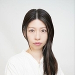 　第１２回林芙美子文学賞の大賞を受賞した山本莉会さん（北九州市提供）