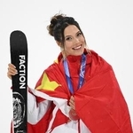 　フリースタイルスキー女子ビッグエアで銀メダルを獲得した中国の谷愛凌＝１６日、リビーニョ（ゲッティ＝共同）