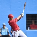 　３回、左前に先制打を放つ広島・佐々木＝Ｅｎａｇｉｃ名護