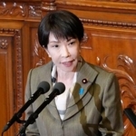 　衆院本会議で、中道改革連合の小川代表の代表質問に答弁する高市首相。自民党が圧勝した衆院選後、初の本格論戦が始まった＝２４日午後