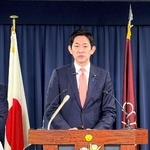 　記者会見する自民党の小林政調会長＝２７日午前、東京・永田町の党本部