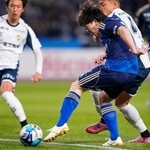 　町田-千葉　前半、先制ゴールを決める町田・相馬（右手前）＝Ｇスタ