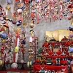 　福岡県柳川市の土産店「柳川よかもん館」に展示された巨大さげもん＝１７日