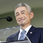 　アジア人で初めて米国野球殿堂入りし、表彰式典でスピーチするイチローさん＝ニューヨーク州クーパーズタウン（ゲッティ＝共同）