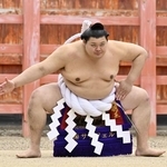 　大相撲春場所を前に奉納土俵入りを披露する横綱大の里＝２月２８日、大阪市の住吉大社