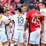 　浦和に逆転勝ちし、喜ぶチャブリッチ（中央）ら鹿島イレブン＝埼玉スタジアム