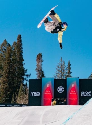 　女子で優勝した清水さら＝アスペン（主催者提供、共同）