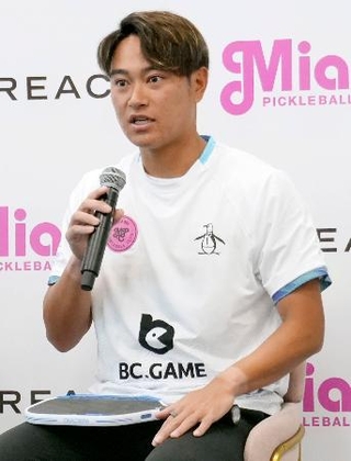 　マイアミとの再契約を発表したピックルボールの船水雄太＝３日、東京都内