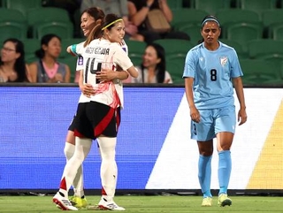 　日本-インド　前半、チーム２点目のゴールを決め喜ぶ長谷川（１４）＝パース（ゲッティ＝共同）