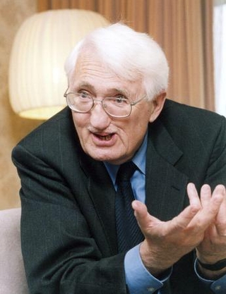 　ハーバーマス氏＝２００４年