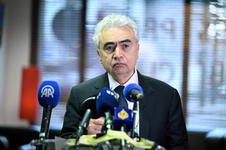 　ブリュッセルで記者会見するＩＥＡのビロル事務局長＝６日（アナトリア通信提供・ゲッティ＝共同）